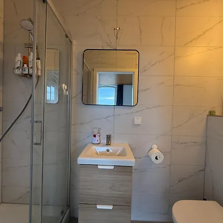 Bluestone Appartments 25qm Free And Near Parking דירה
